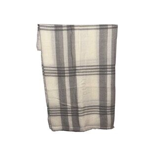 NWT Womens Plaid Blanket Scarf Soft Warm Winter Accessory Gray White Checked Wra